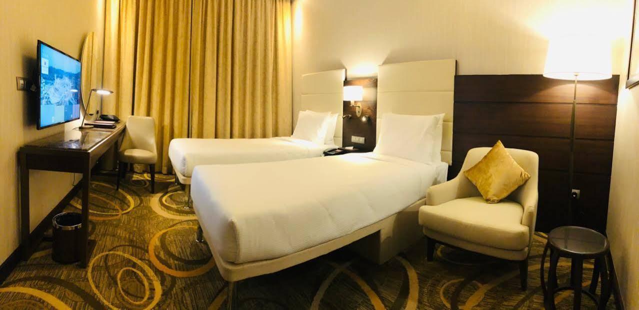 Millennium Makkah Al Naseem Mekka Kültér fotó A room at the hotel